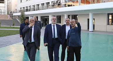 Diyanet Akademisi Başkanı Doç. Dr. Enver Osman Kaan Hilaliye Hafızlık Kur'an Kursu Külliyesi'ni ziyaret etti.