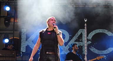Kıraç, Manisa Mesir Festivali Şenlikleri Kapsamında Cumhuriyet Meydanında Sahne Aldı!