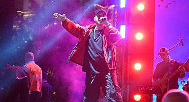 Norm Ender’den Manisa’da Muhteşem Konser