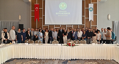 Başkan Zeyrek, Büyükşehir’de A Takımını Tanıttı