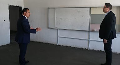 Ak Parti İlçe Başkanı İsmail Ahmet SÖZCÜER, Akhisar’daki okulların durumu hakkında İlçe Milli Eğitim Müdürü Süleyman ERDEM’den bilgi aldı.