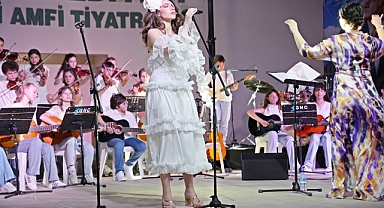 Akhisar'da Labris Gençlik Konseri Orkestrasından Muhteşem Konser
