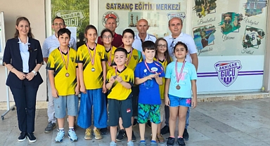 AKHİSARGÜCÜ SATRANÇ KULÜBÜ İLK RESMİ TURNUVASINI YAPTI