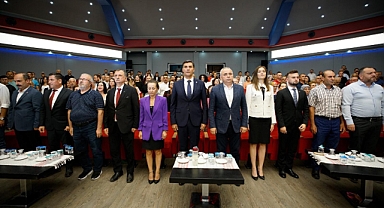 CHP'DEN COŞKULU BAYRAMLAŞMA TÖRENİ