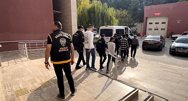 Emniyet'ten eş zamanlı operasyon: 49 şahıs yakalandı