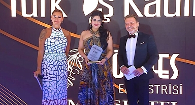 İş İnsanı Emel Sertel bayram haftasını ödüllerle karşıladı.