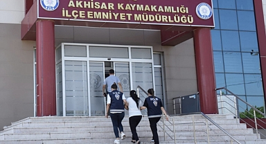 Akhisar'da Silahla Yağma Suçundan aranan şahıs yakalandı