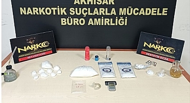 Akhisar'da uyuşturucu operasyonunda gözaltına alınan 4 kişi tutuklandı