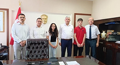 Kaymakam Murat KÜTÜK, LGS Türkiye 1.sini Ödüllendirdi