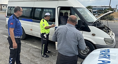 Akhisar'da Sahte Plaka ile Servis Taşımacılığı Yapan Araç Yakalandı