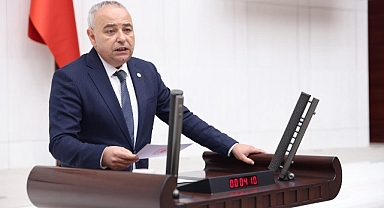  CHP’li Bakırlıoğlu’nun dinlediği çiftçi: “Ektiğimiz tarlada kaldı; zeytin de dalında kavrulacak. Çiftçiye Allah rahmet eylesin!”