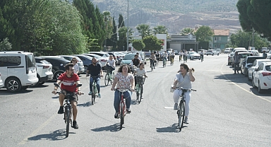 Akhisar Halkı Bisiklet Turu ile Sağlıklı Yaşamı Destekledi