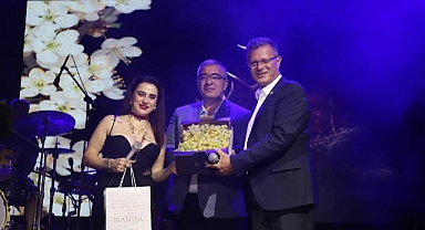 Alaşehir, Kurtuluşunu Ceylan Ertem ile Kutladı