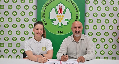 Dünya Şampiyonu Ayşe Begüm Onbaşı Yuvaya Döndü