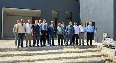 Yenişehirlioğlu Akhisar'da Kapalı Yüzme Havuzu Jimnastik Salonu tesisler ve okulları gezerek İncelemelerde Bulundu 