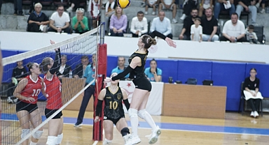 Akhisar Belediye Kadın Voleybol Takımı, Denizli Deplasmanından Galibiyetle Döndü: 3-0