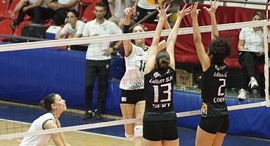 Akhisar Belediye Kadın Voleybol Takımı, Sezona Mağlubiyetle Başladı