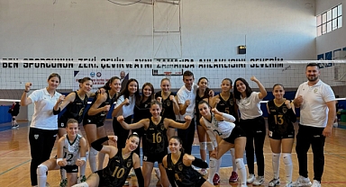 Akhisar Belediye, Söke Belediye Saldos Voleybolu 3-0 mağlup etti