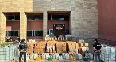 Akhisar'da Kaçak Alkol Operasyonu: 9 Ton Etil Alkol Ele Geçirildi