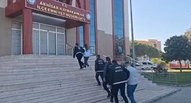 Akhisar'da uyuşturucu operasyonu 4 kişiden 2'si tutuklandı