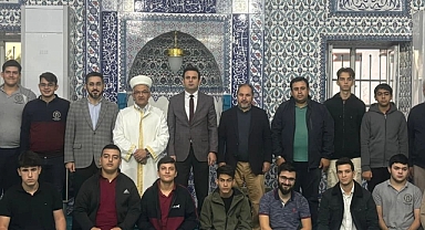 Akhisar İlçe Müftülüğü'nden Camii Gençleri ve Din Görevlileri Sabah Namazı Buluşması