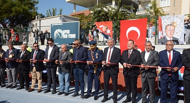 Akhisarlı Hayırsever iş İnsanları, 18 aracı Polis teşkilatına teslim etti