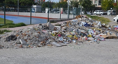İKİ KEZ İHALE AŞAMASI GEÇİREN SEHİR STADI ADETA ÇÖPLÜĞE DÖNDÜ