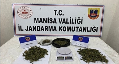 Akhisar Jandarma'nın takibine takıldı ve uyuşturucudan tutuklandı