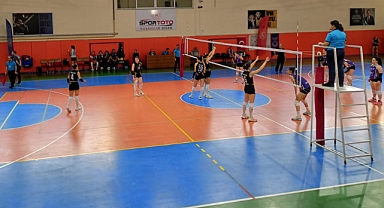 Akhisargücü Manisa BBSK Voleybol Takımına mağlup oldu 0-3