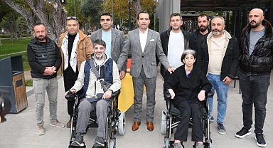 Remzi Şekerci, 2 engelliyi mutlu etti