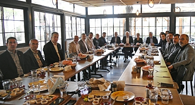 Vehbi Bakırlıoğlu 2025 bütçesi öncesi oda başkanları ile bir araya geldi