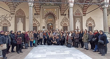 82 Kişilik Akhisarlı Kafile Manisa’yı Adım Adım Gezdi