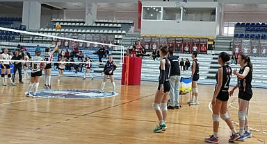 Akhisargücü Deplasmanda Turgutlu Belediye Kadın Voleybol Takımına 3-1 Mağlup Oldu
