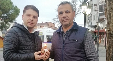 Akhisar’da Manisa Büyükşehir Belediyesi Toplu Taşıma Sürücüsü, Bulduğu Altınları Sahibine Teslim Etti