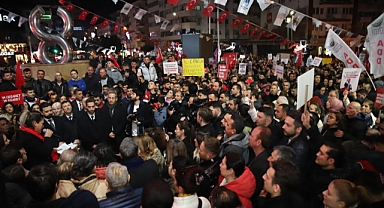 MANİSA DEMOKRASİYE VE EKREM İMAMOĞLU’NA SAHİP ÇIKTI CHP’DEN COŞKULU DEMOKRASİ YÜRÜYÜŞÜ