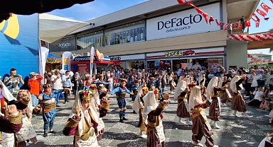 Akhisar Novada outlet Avm'de 23 Nisan kutlamalari Halkoyunları Dans festivali muhteşem Geçti.