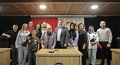 Başkan Besim Dutlulu’dan Canlı Yayınlı Basın Toplantısı: Akhisar’ın Gündemi Değerlendirildi