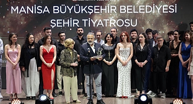 Bedia Muvahhit Tiyatro Ödülleri’nde Manisa Büyükşehir’e Büyük Onur