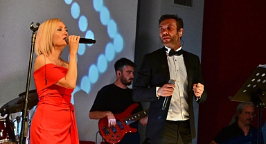 Büyükşehir Belediyesi Pop Orkestrası İlk Konserini Verdi