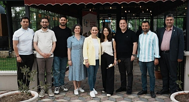 MANİSA’DAKİ ECZACILAR AKHİSAR’DA BİRARAYA GELDİ