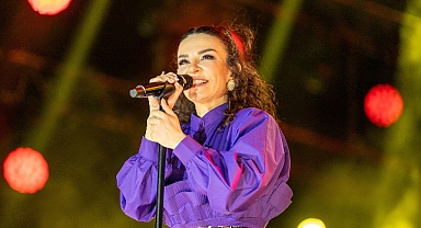 MANİSA FATMA TURGUT İLE COŞTU