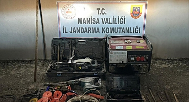 Sazoba'da Kaçak Kazıya Suçüstü: 2 Kişi Gözaltına Alındı