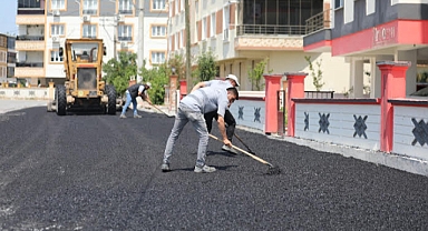 AKHİSAR BELEDİYESİ ASFALT ÇALIŞMALARINA TAM GAZ DEVAM EDİYOR