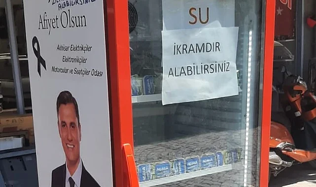 Akhisar Esnafından Merhum Ferdi Zeyrek İçin Su Hayrı