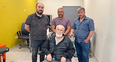 İlk Yardım Eğitiminden Gerçek Hayata: Oğlunun Kalp Masajı Hayat Verdi, Doktorların Müdahalesi Tamamladı.