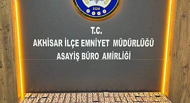 Akhisar'da Zehir Tacirine Darbe: 1835 Sentetik Hapla Yakalandı