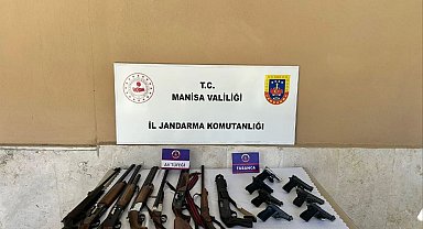 Alaşehir'de Silah Operasyonu: 15 Ruhsatsız Silah Ele Geçirildi