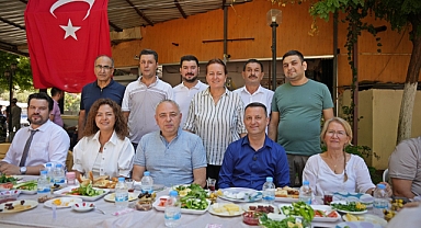 Başkan Kayserili, Ulucami Mahallesi’nde Kahvaltı Programında Vatandaşlarla bir araya geldi
