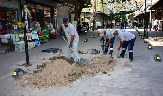 Şehzadeler'de 67 Mahalleye Gece Gündüz Kesintisiz Hizmet