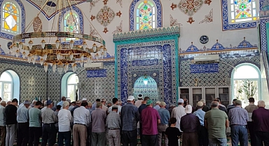 SÖĞÜTLÜ CAMİİNDE YAĞMUR DUASI YAPILDI